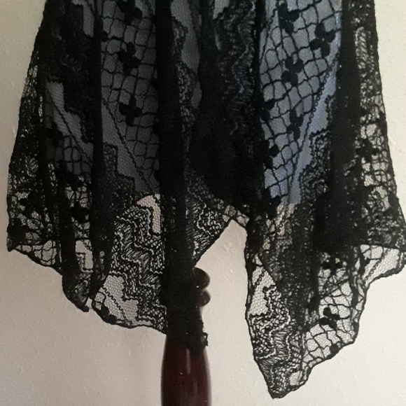 Nice Lace Top - Picture 6 of 8